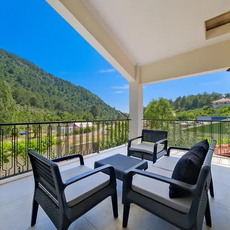 Villa Kizilbella 2, Lueks Havuzlu Korunakli Tas *